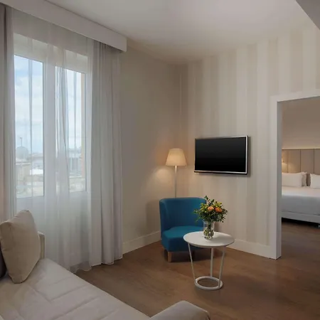 Hotel Nh Centro 4*