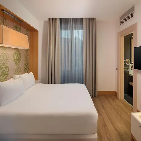 Nh Centro Hotel 4*