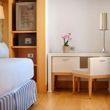 Nh Centro Hotel 4*
