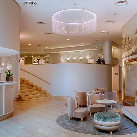 Nh Centro Hotel 4*