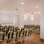 מלון Nh Centro 4*